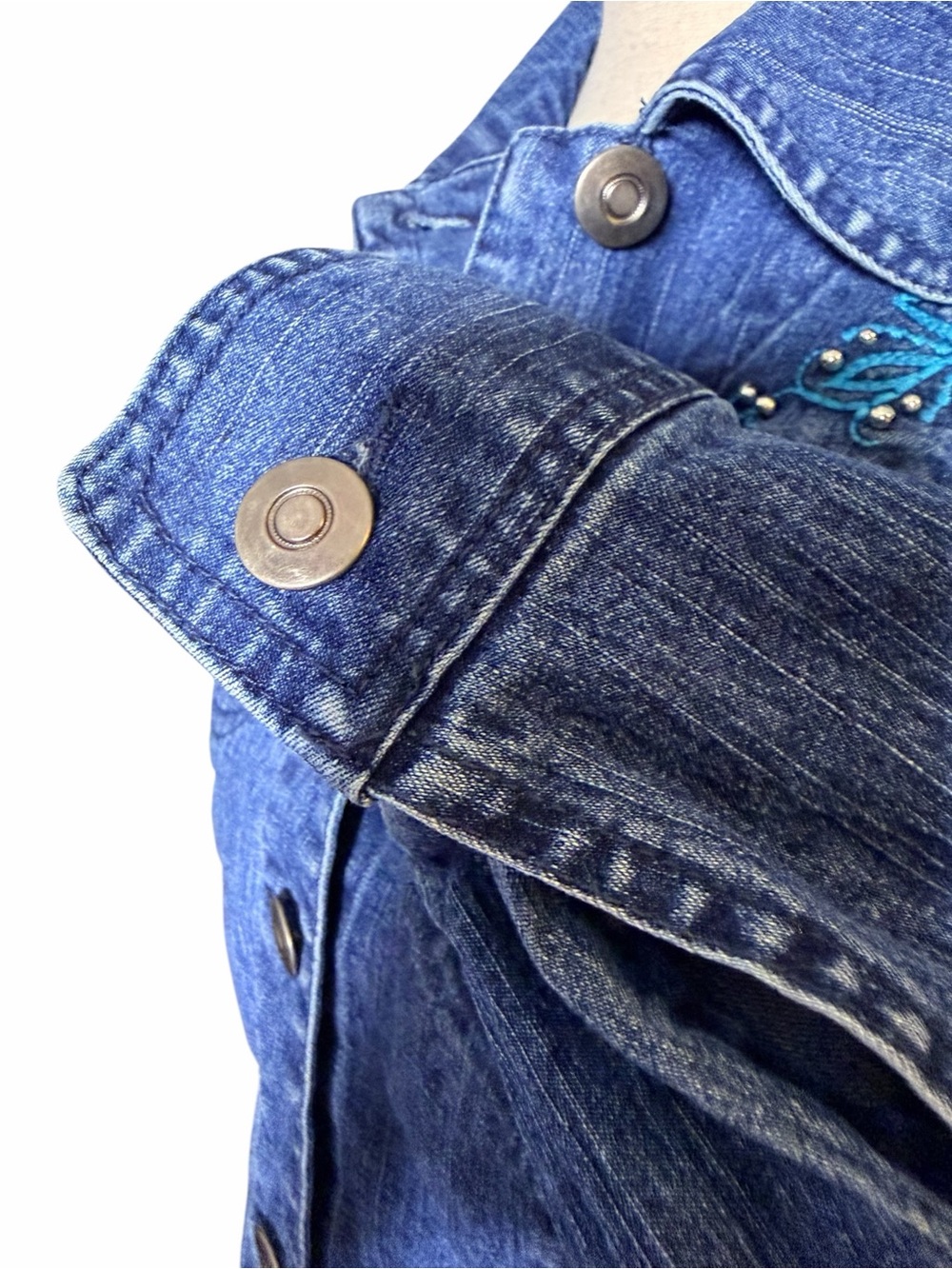 Ruby Rd. Beaded Embroidered Floral Denim Jacket Size 10P - Picture 5 of 7